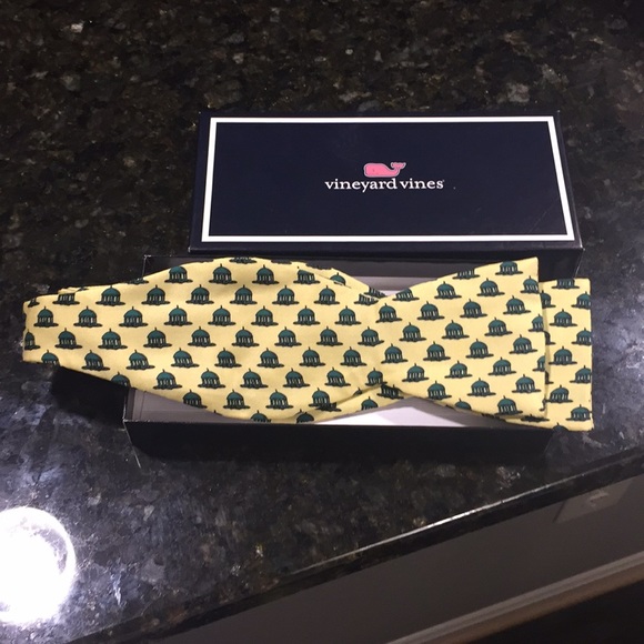 Vineyard Vines Other - Vineyard Vines Bow tie